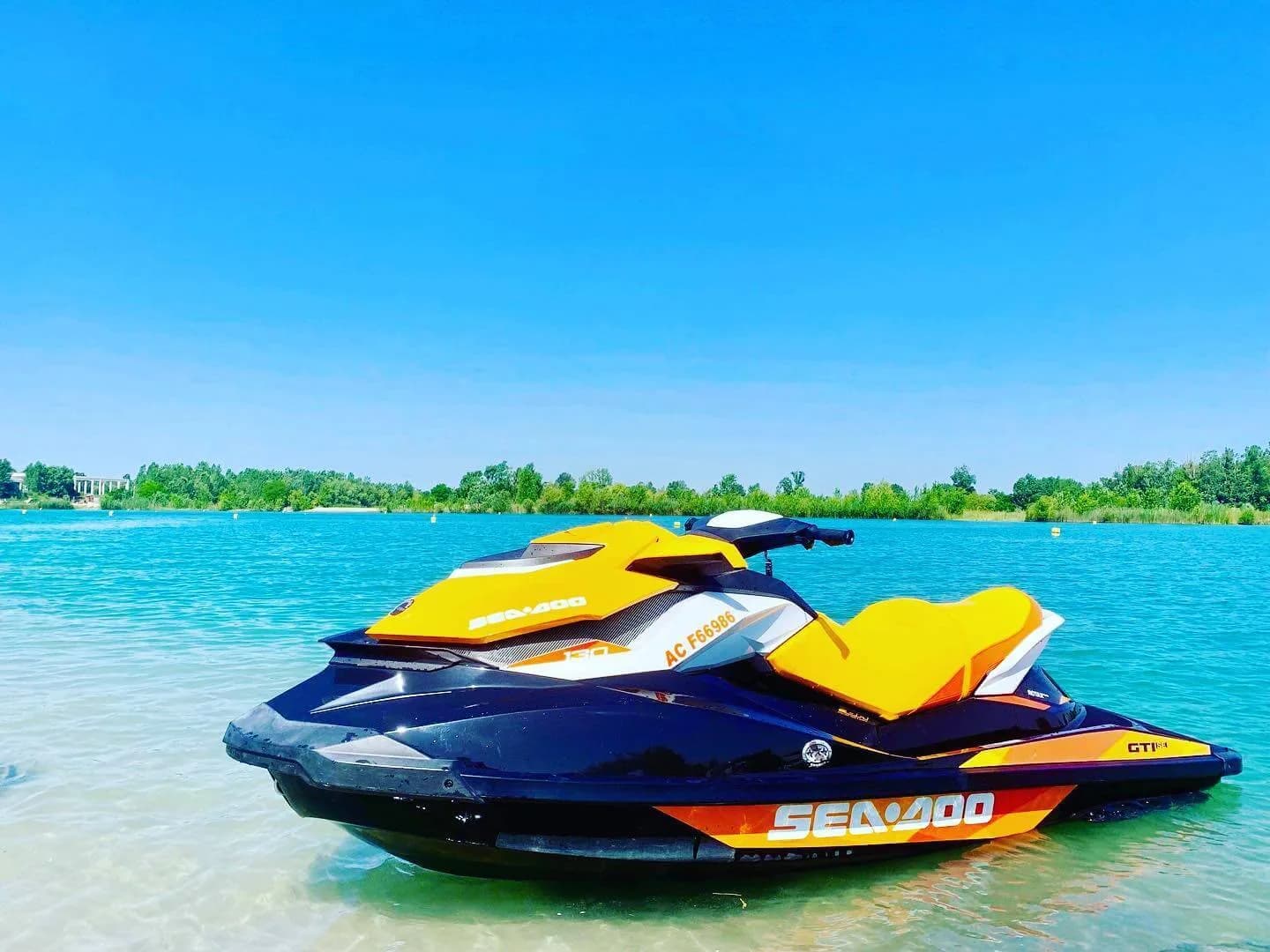 SeaDoo Spark Jet Ski — photo 1 of 3