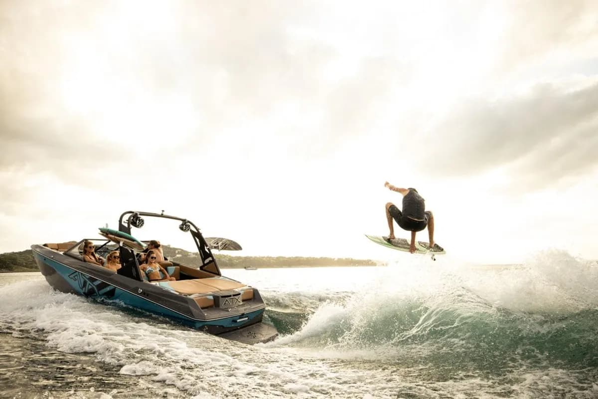 Wakesurf/Wakeboard on Danube – ATX Type S 22 — photo 2 of 3