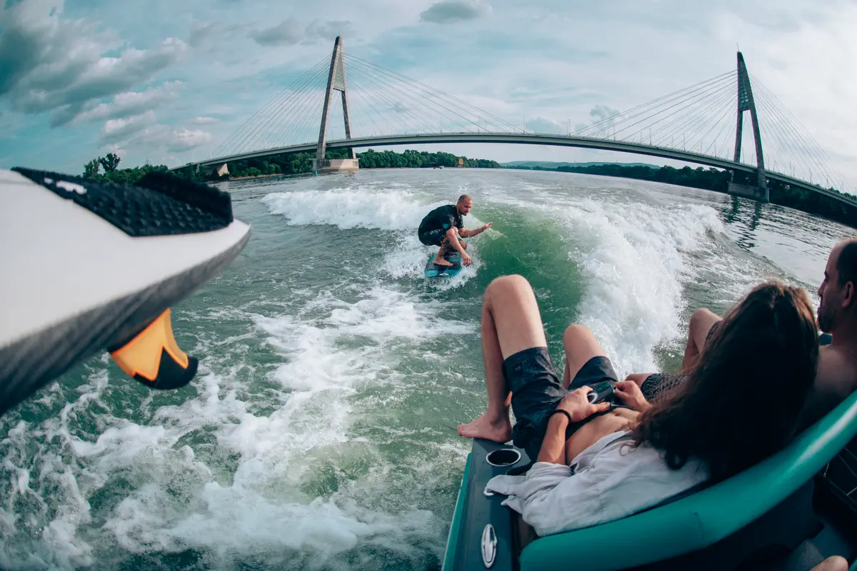Wakesurf/Wakeboard on Danube – ATX Type S 22 — photo 3 of 3